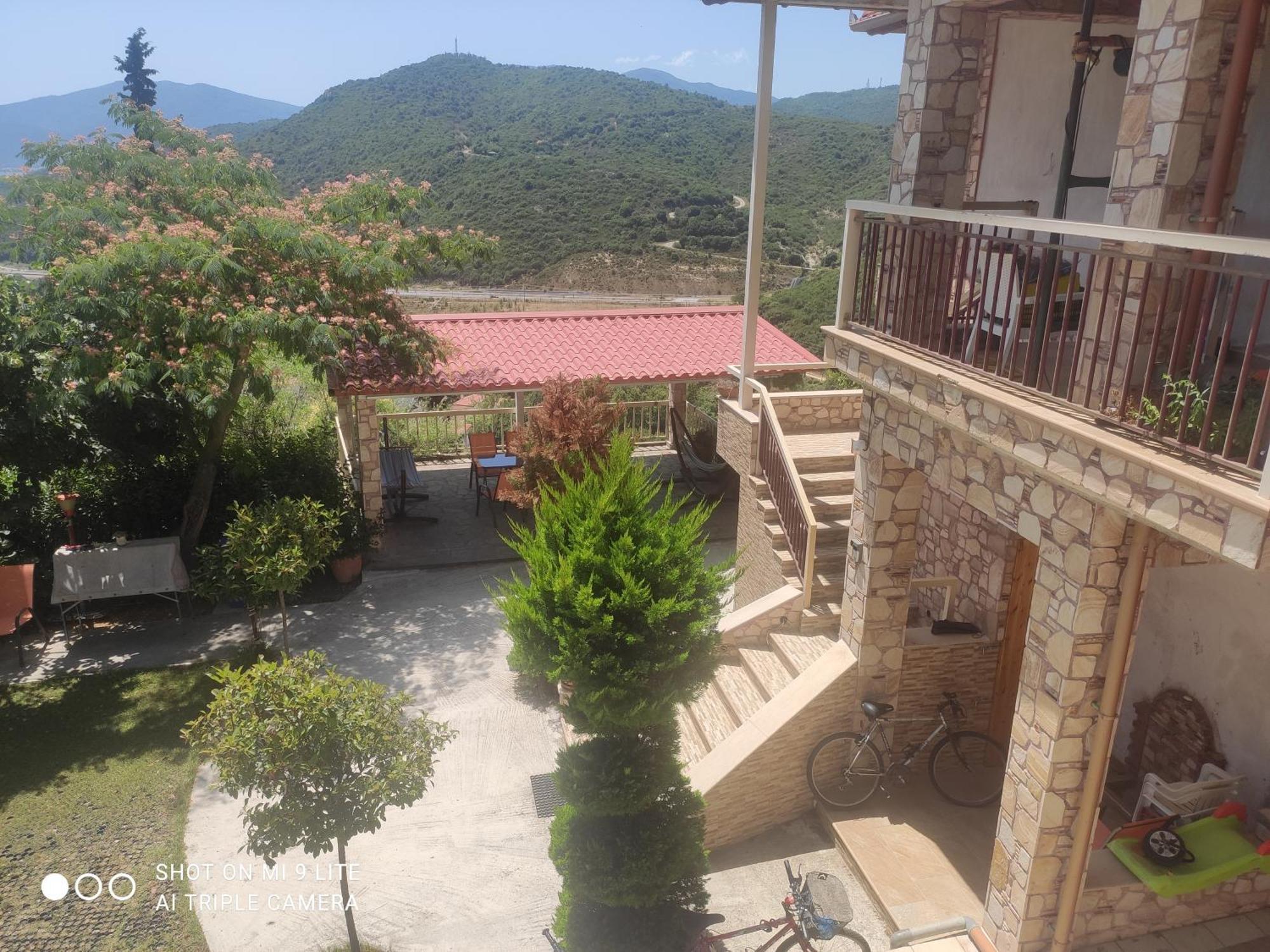 Guesthouse Zografia Vrasna Bagian luar foto