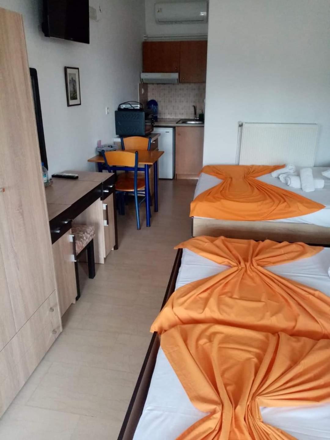 Guesthouse Zografia Vrasna Bagian luar foto