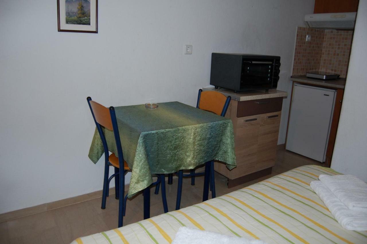 Guesthouse Zografia Vrasna Bagian luar foto